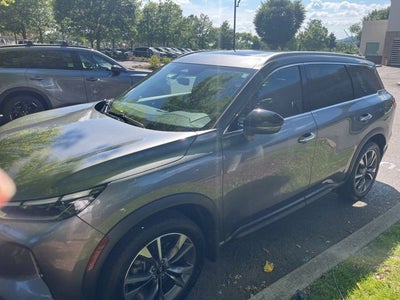 2023 INFINITI QX60 LUXE