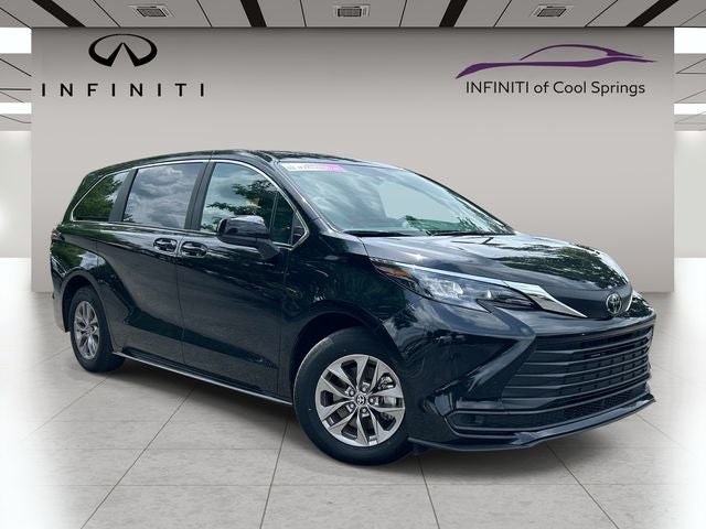 2026 Toyota Sienna LE 8 Passenger