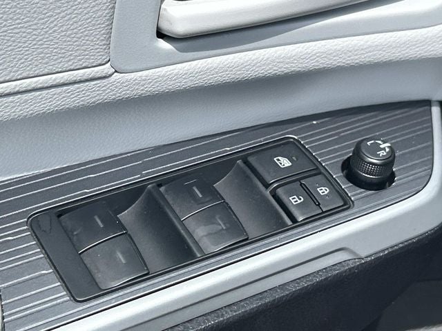 2026 Toyota Sienna LE 8 Passenger