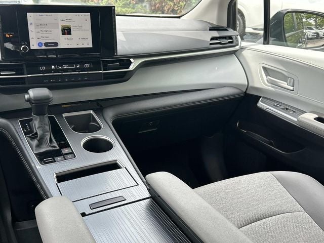 2026 Toyota Sienna LE 8 Passenger