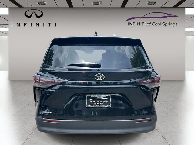 2026 Toyota Sienna LE 8 Passenger