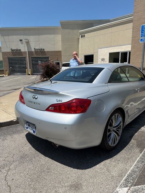 2014 INFINITI Q60 Base