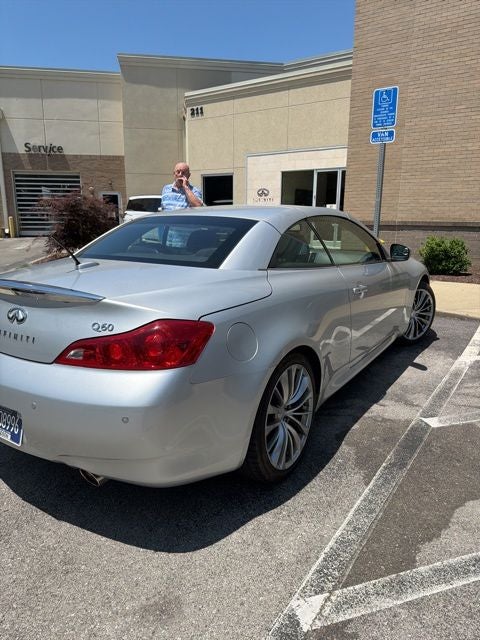 2014 INFINITI Q60 Base