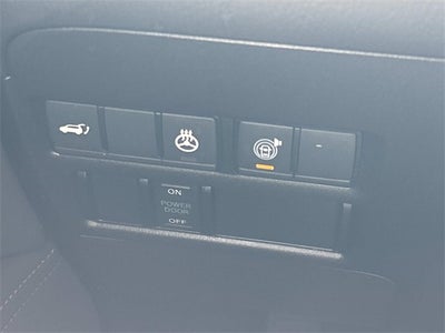 2024 Nissan Armada Platinum W/ CAPTAIN CHAIRS PACKAGE