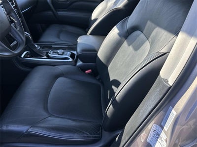 2023 INFINITI QX80 LUXE