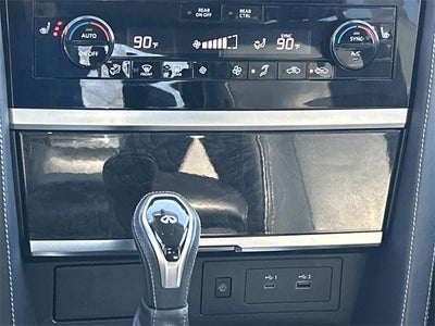 2023 INFINITI QX80 LUXE