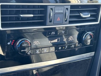 2023 INFINITI QX80 LUXE