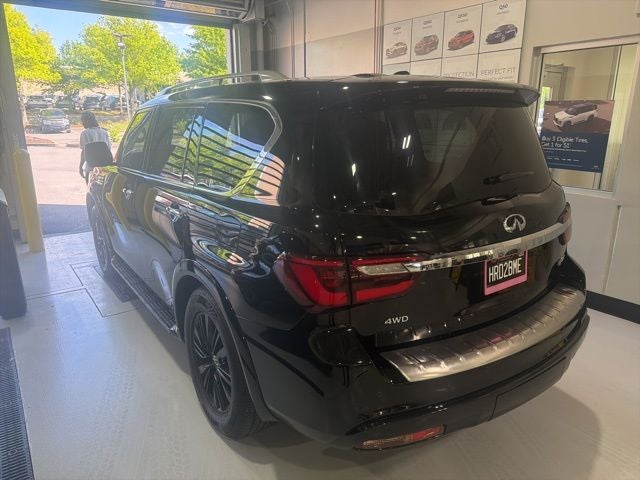 2021 INFINITI QX80 LUXE