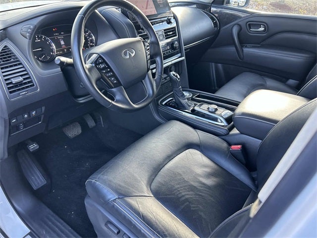 2024 INFINITI QX80 LUXE