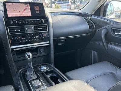 2024 INFINITI QX80 LUXE