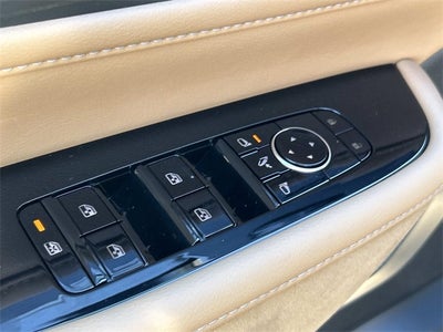 2025 INFINITI QX80 SENSORY W/ SPLIT BENCH