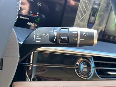 2025 INFINITI QX80 SENSORY W/ SPLIT BENCH