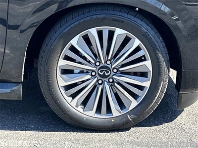 2025 INFINITI QX80 SENSORY W/ SPLIT BENCH