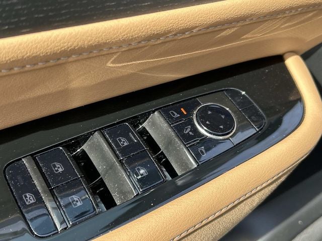 2025 INFINITI QX80 SENSORY W/ SPLIT BENCH