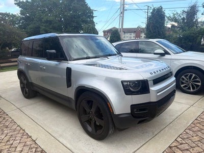 2024 Land Rover Defender 110 SE