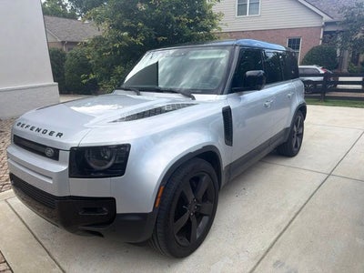 2024 Land Rover Defender 110 SE