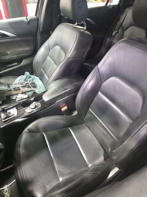 2017 INFINITI QX30 Premium