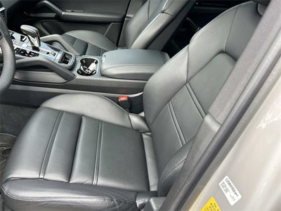 2023 Porsche Cayenne Platinum Edition