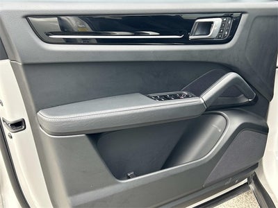 2023 Porsche Cayenne Platinum Edition