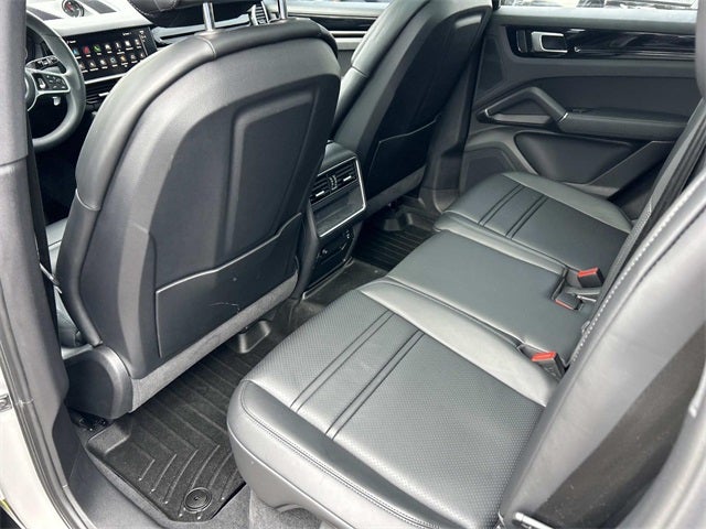 2023 Porsche Cayenne Platinum Edition