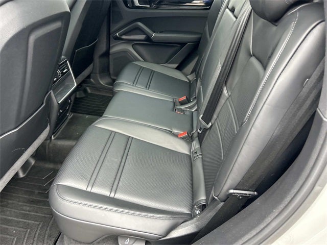 2023 Porsche Cayenne Platinum Edition