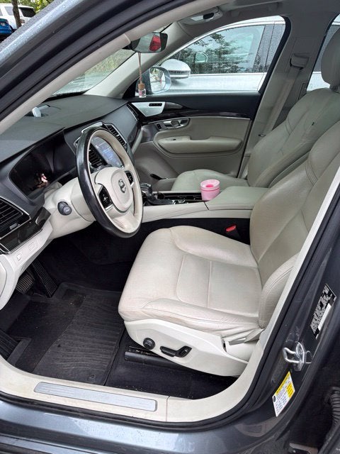 2018 Volvo XC90 T6 Momentum