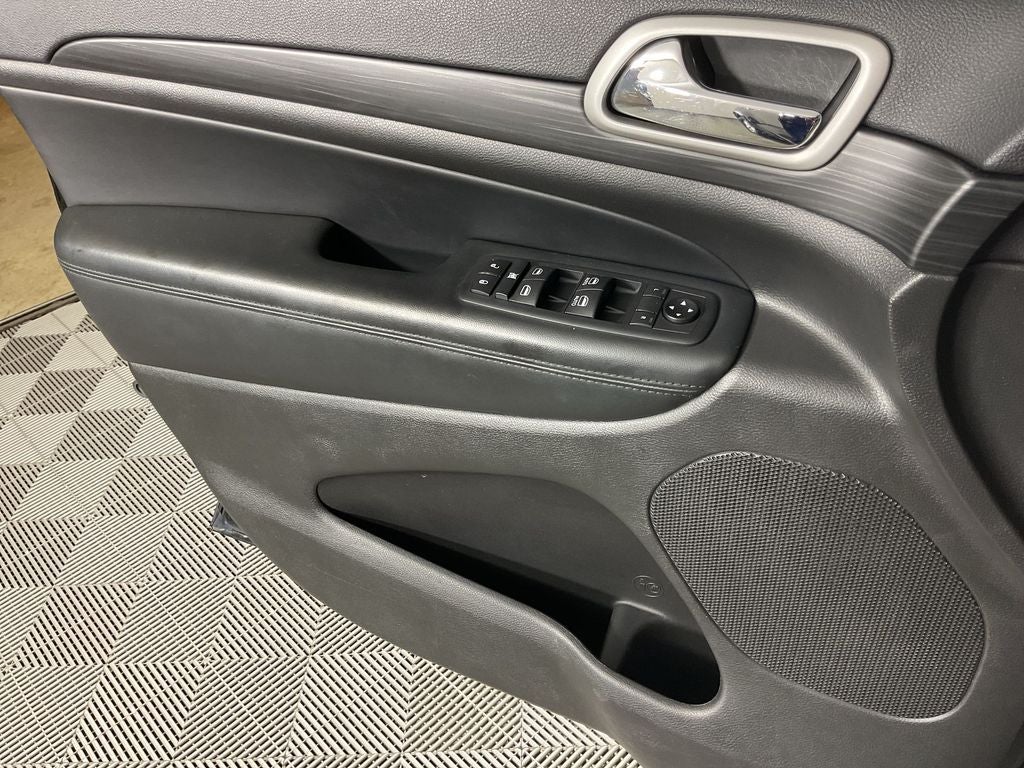 2020 Jeep Grand Cherokee Laredo E