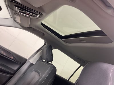 2022 Jeep Grand Cherokee L Laredo