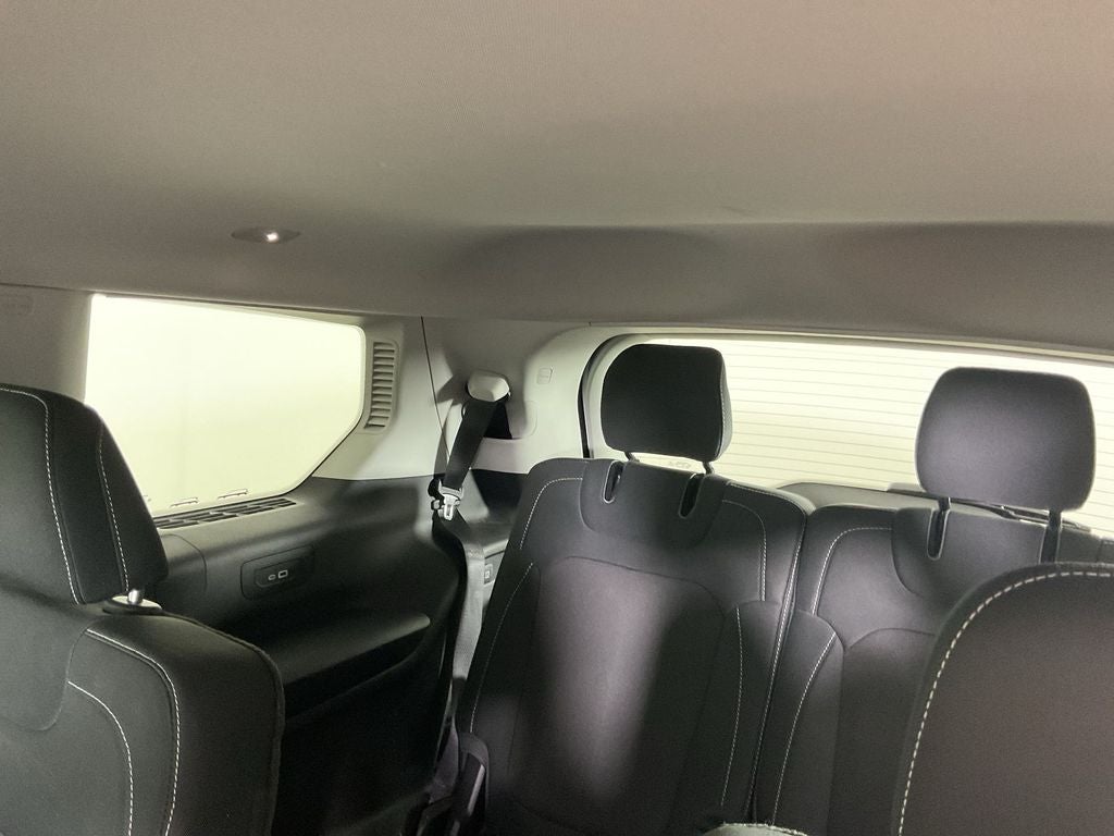 2022 Jeep Grand Cherokee L Laredo