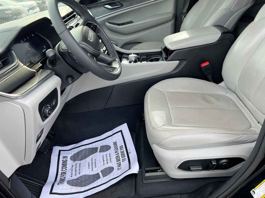 2023 Jeep Grand Cherokee L Overland