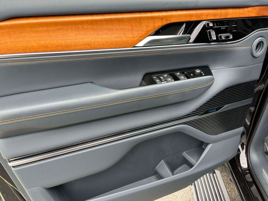 2022 Jeep Grand Wagoneer Series II
