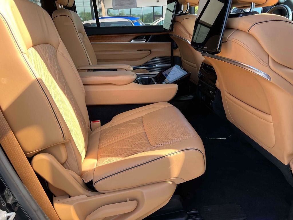 2022 Jeep Grand Wagoneer Series III