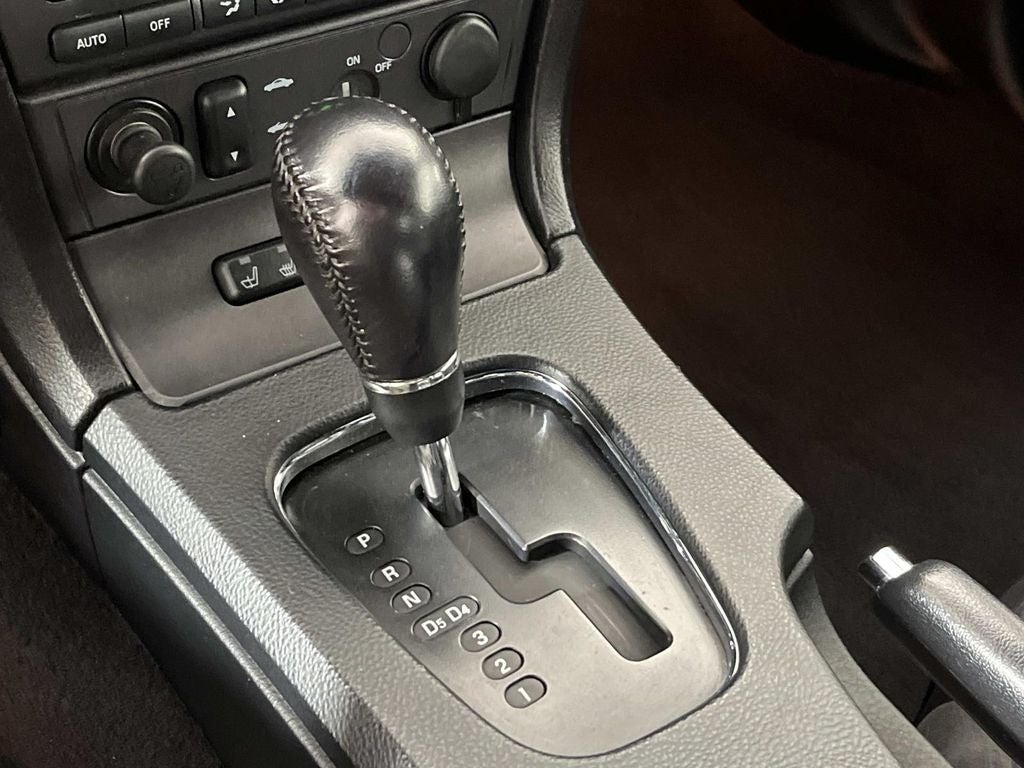 2005 Ford Thunderbird Base