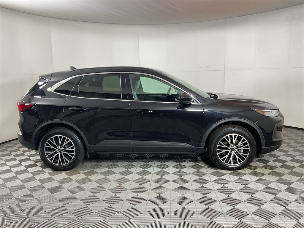 2025 Ford Escape Plug-In Hybrid Base
