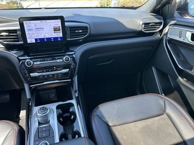 2024 Ford Explorer ST-Line