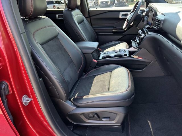 2024 Ford Explorer ST-Line