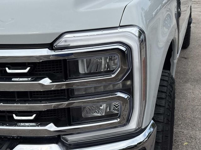 2025 Ford F-350SD Lariat