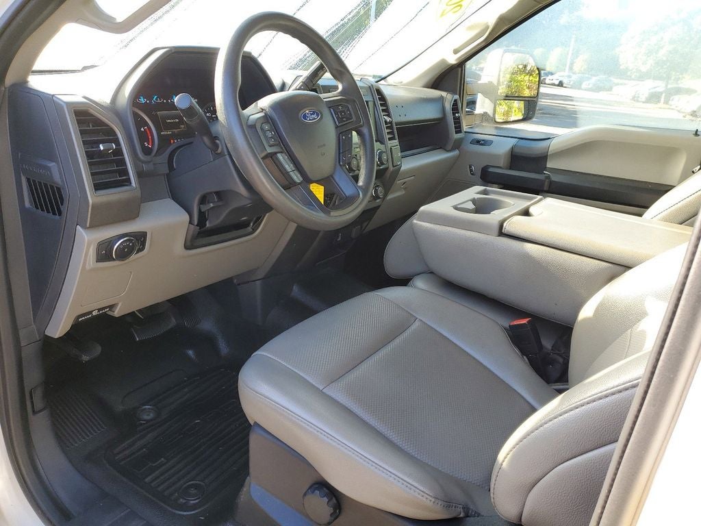 2022 Ford Super Duty F-350 SRW Pickup XL