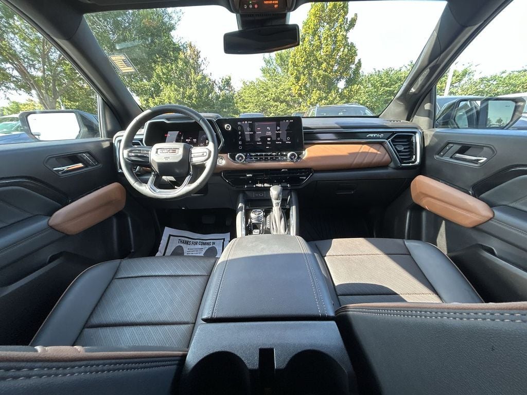 2025 GMC Canyon 4WD AT4