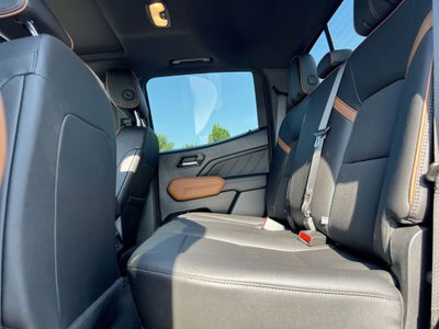 2023 GMC Canyon 4WD AT4
