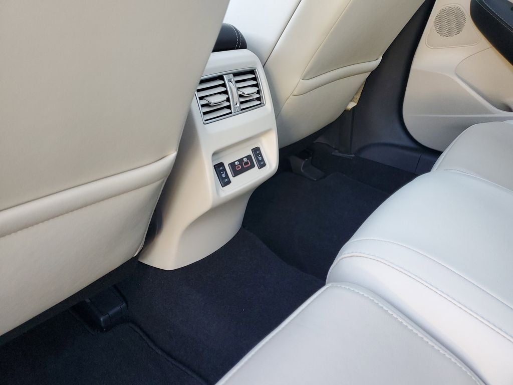 2023 Nissan Maxima Platinum