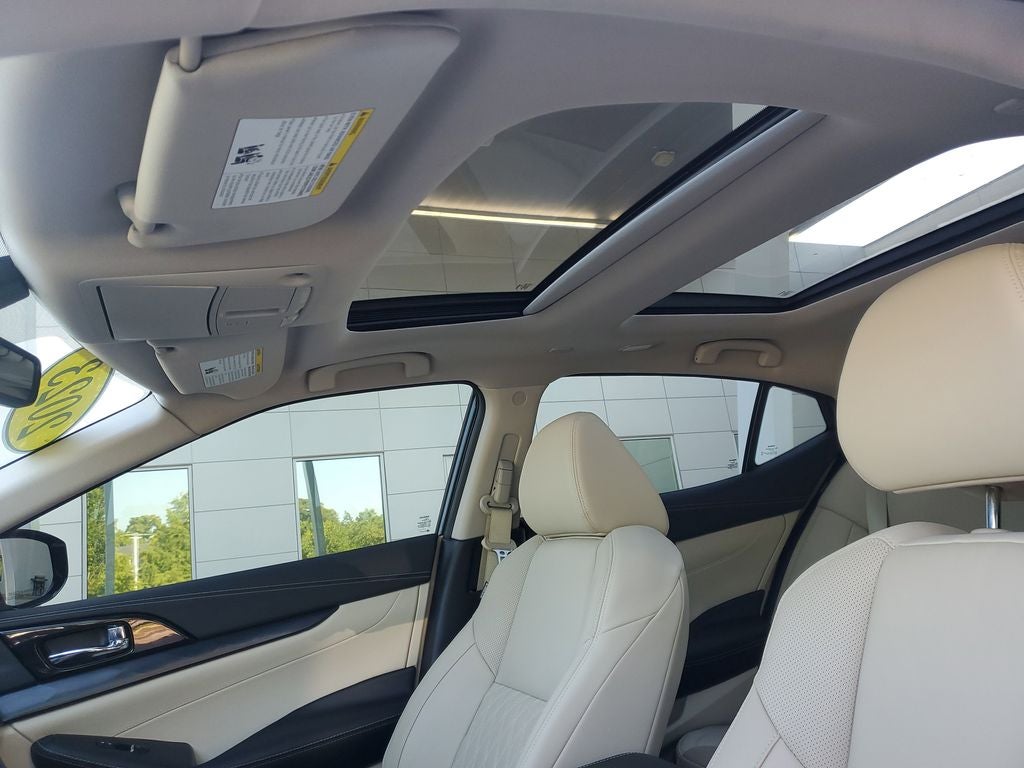 2023 Nissan Maxima Platinum