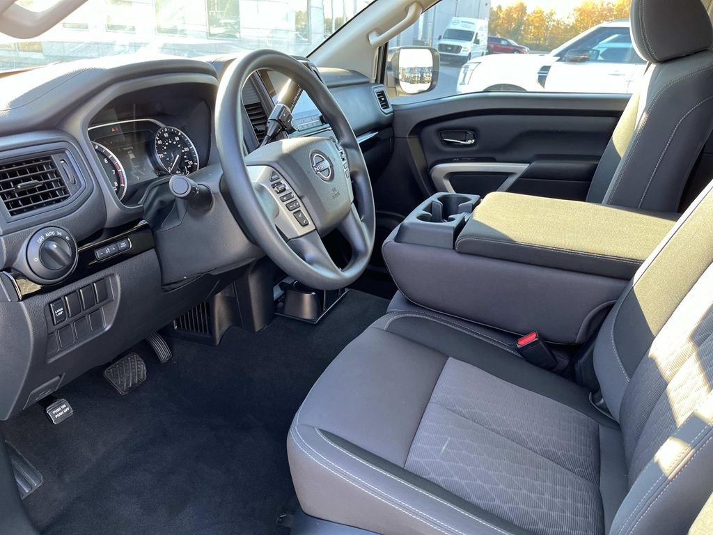 2024 Nissan Titan SV