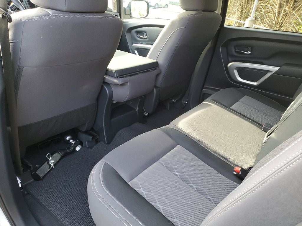 2024 Nissan Titan SV