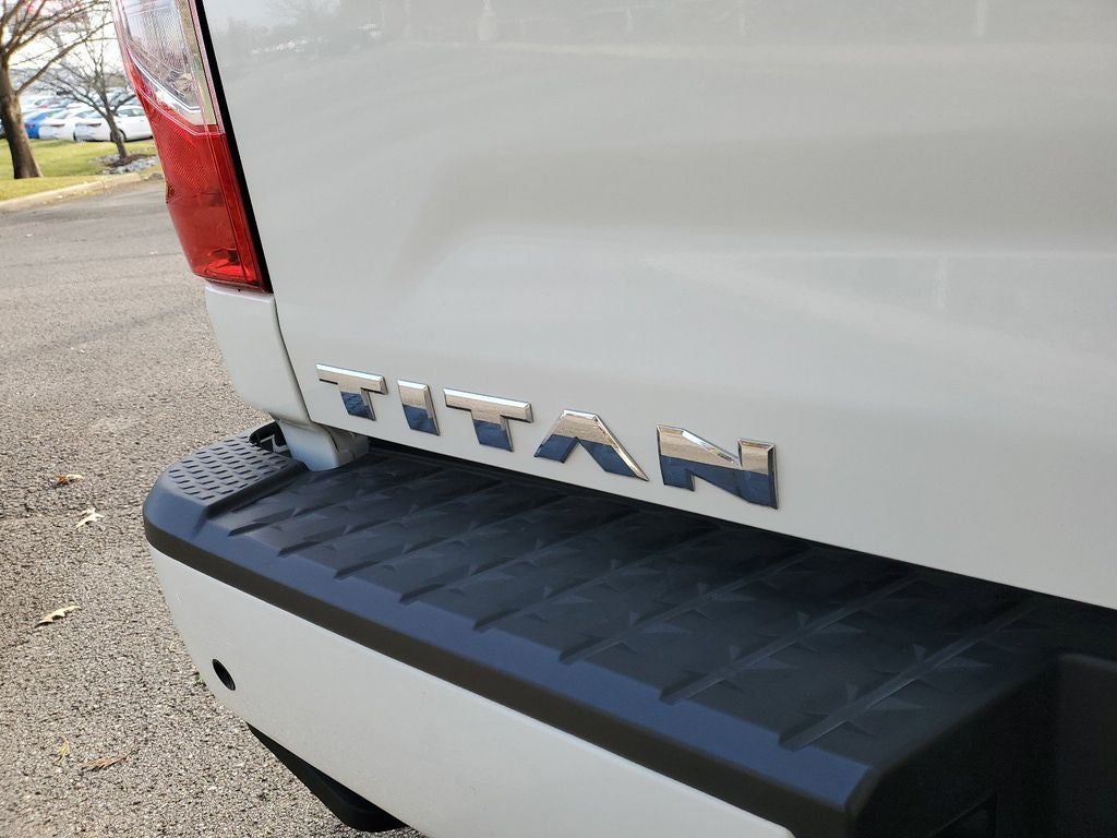 2024 Nissan Titan SV