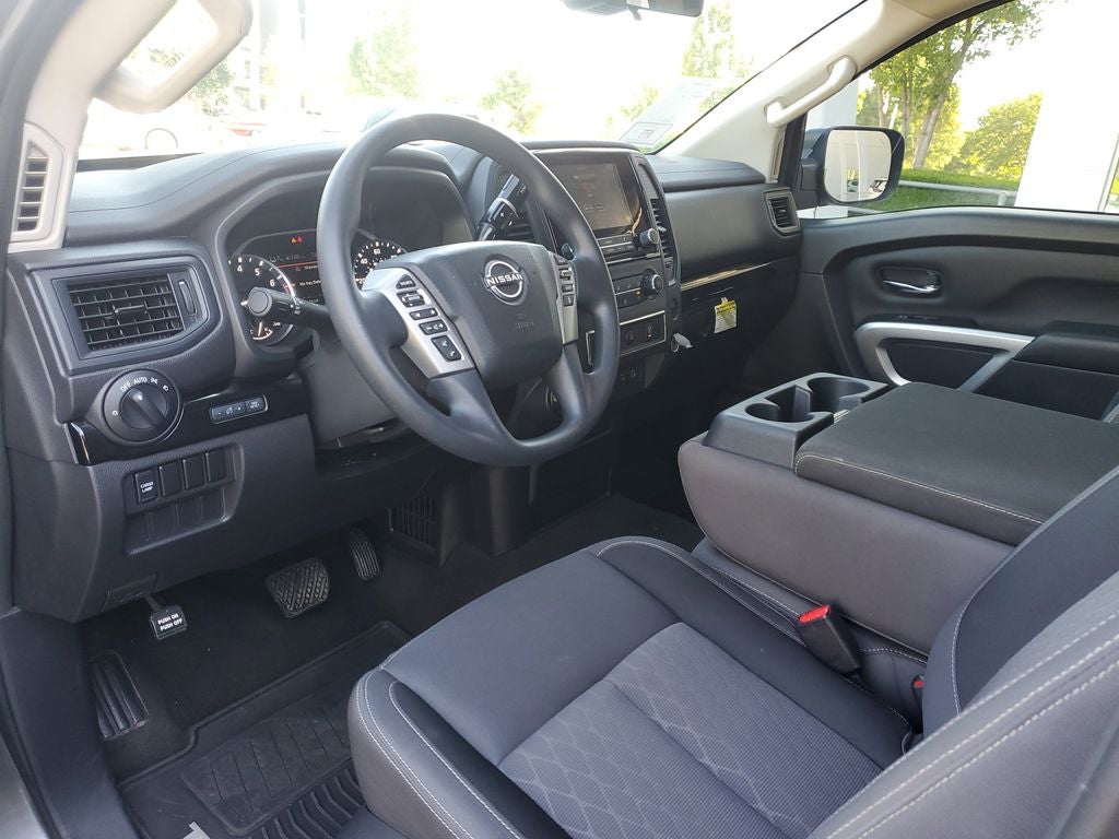 2024 Nissan Titan SV