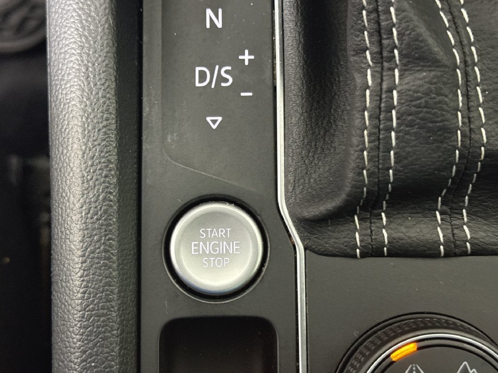 2022 Volkswagen Atlas Cross Sport 3.6L V6 SE w/Technology