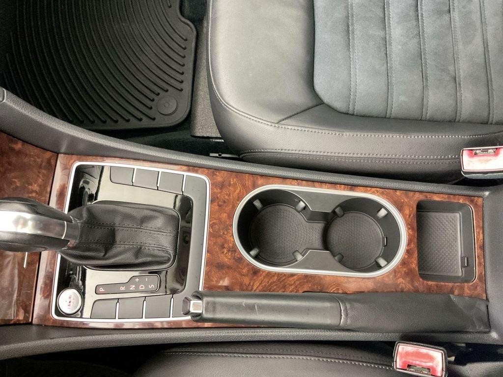 2013 Volkswagen Passat 2.5 SEL Premium