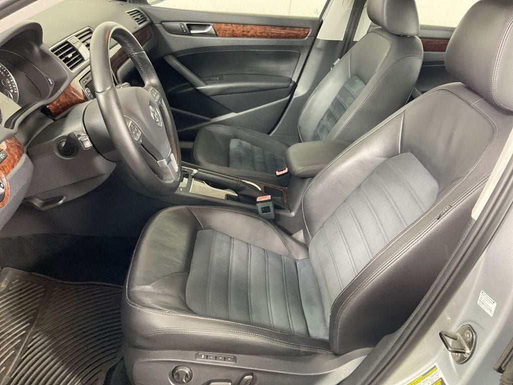 2013 Volkswagen Passat 2.5 SEL Premium