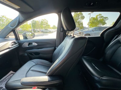 2022 Chrysler Pacifica Hybrid Touring L